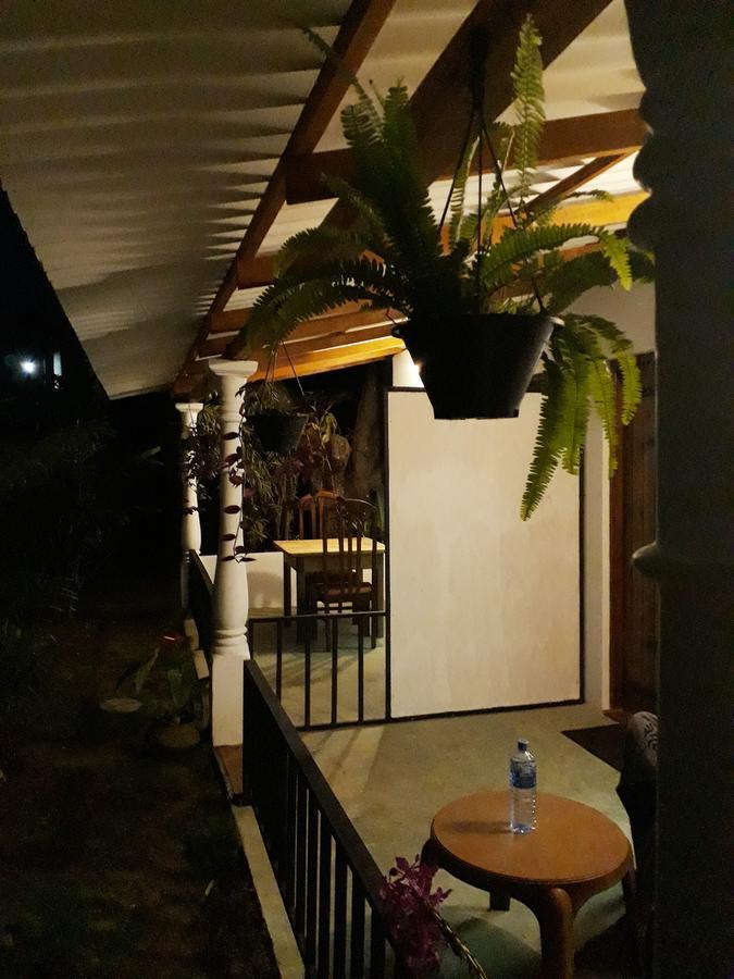 Akila Holiday Resort Хабарана Экстерьер фото