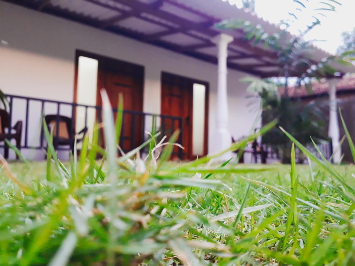 Akila Holiday Resort Хабарана Экстерьер фото